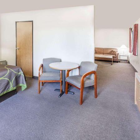 Super 8 By Wyndham Bend Hotel Luaran gambar