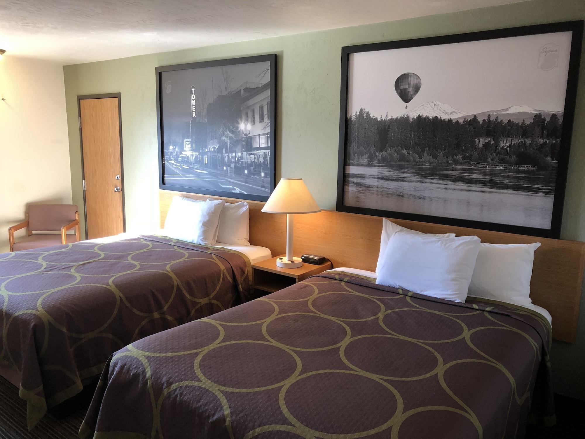Super 8 By Wyndham Bend Hotel Luaran gambar