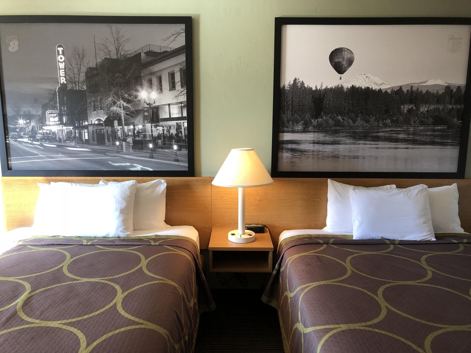 Super 8 By Wyndham Bend Hotel Luaran gambar