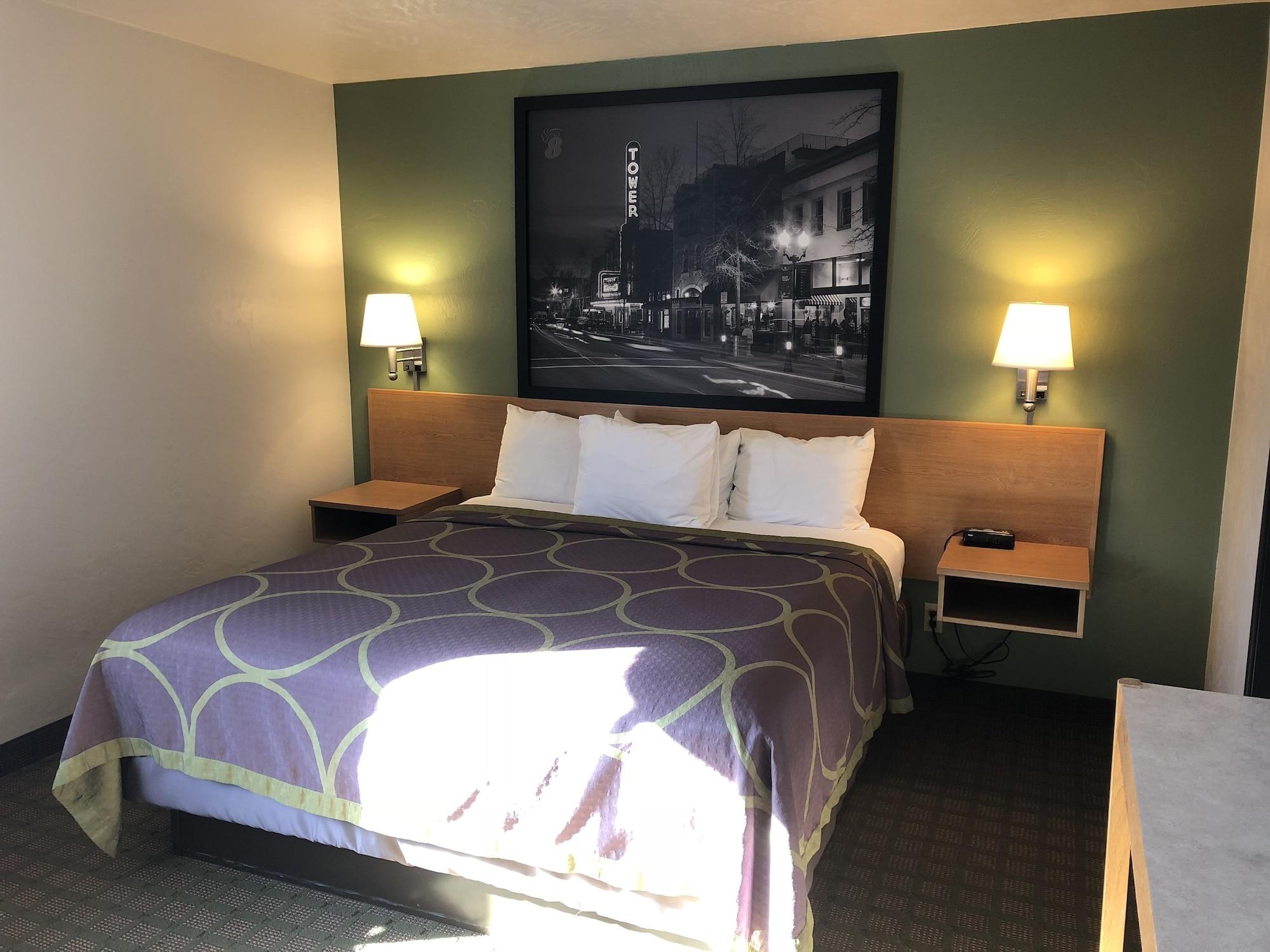 Super 8 By Wyndham Bend Hotel Luaran gambar