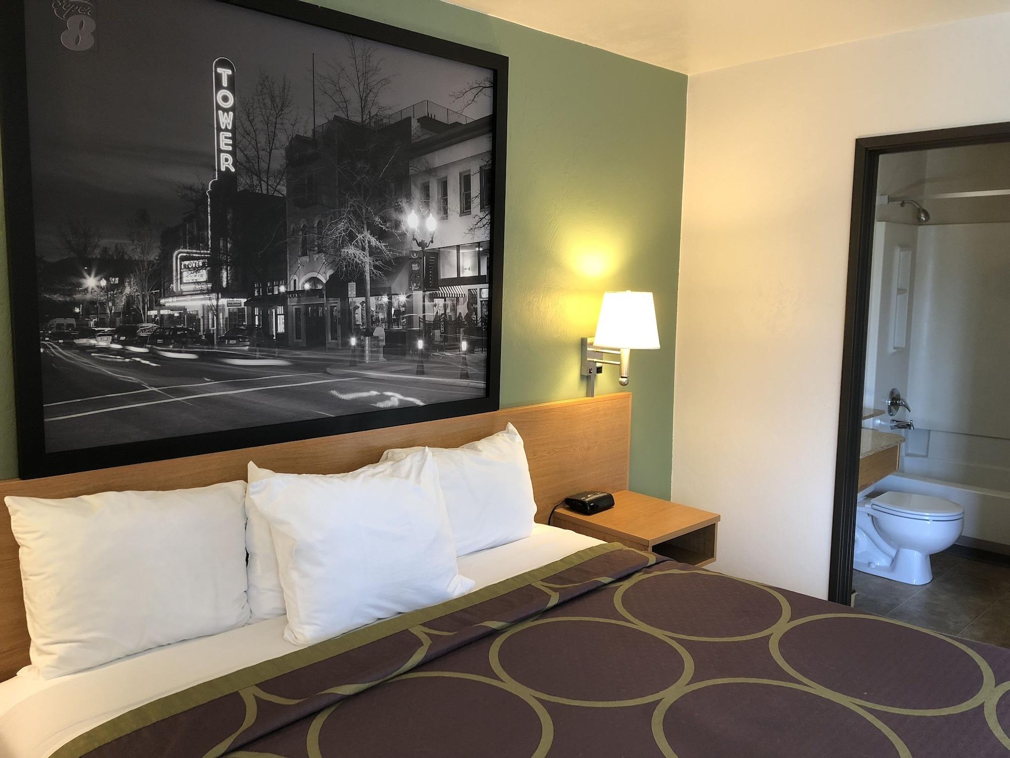 Super 8 By Wyndham Bend Hotel Luaran gambar