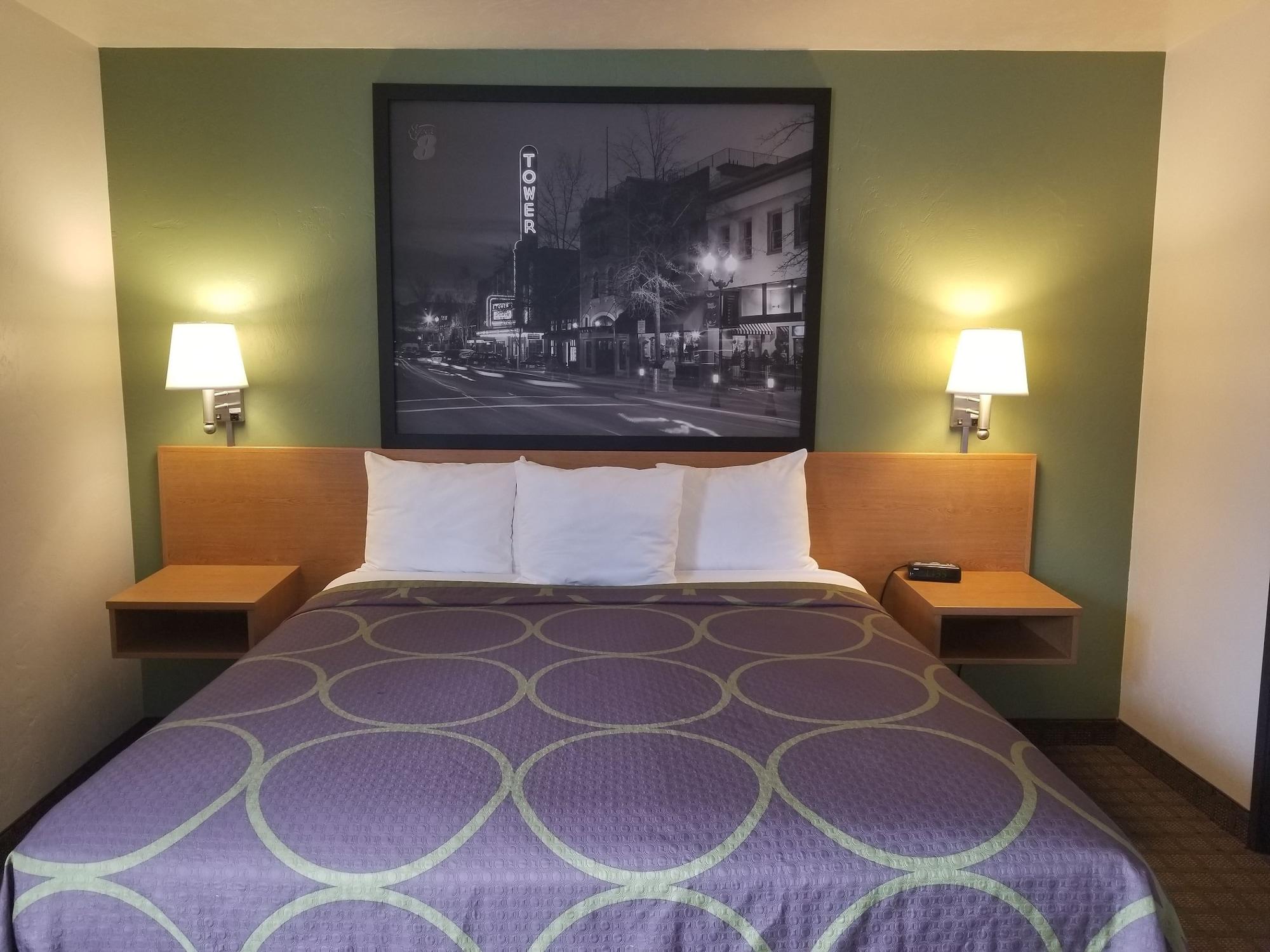 Super 8 By Wyndham Bend Hotel Luaran gambar