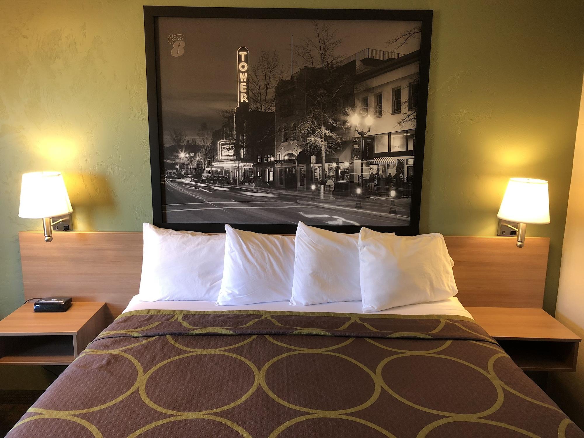 Super 8 By Wyndham Bend Hotel Luaran gambar