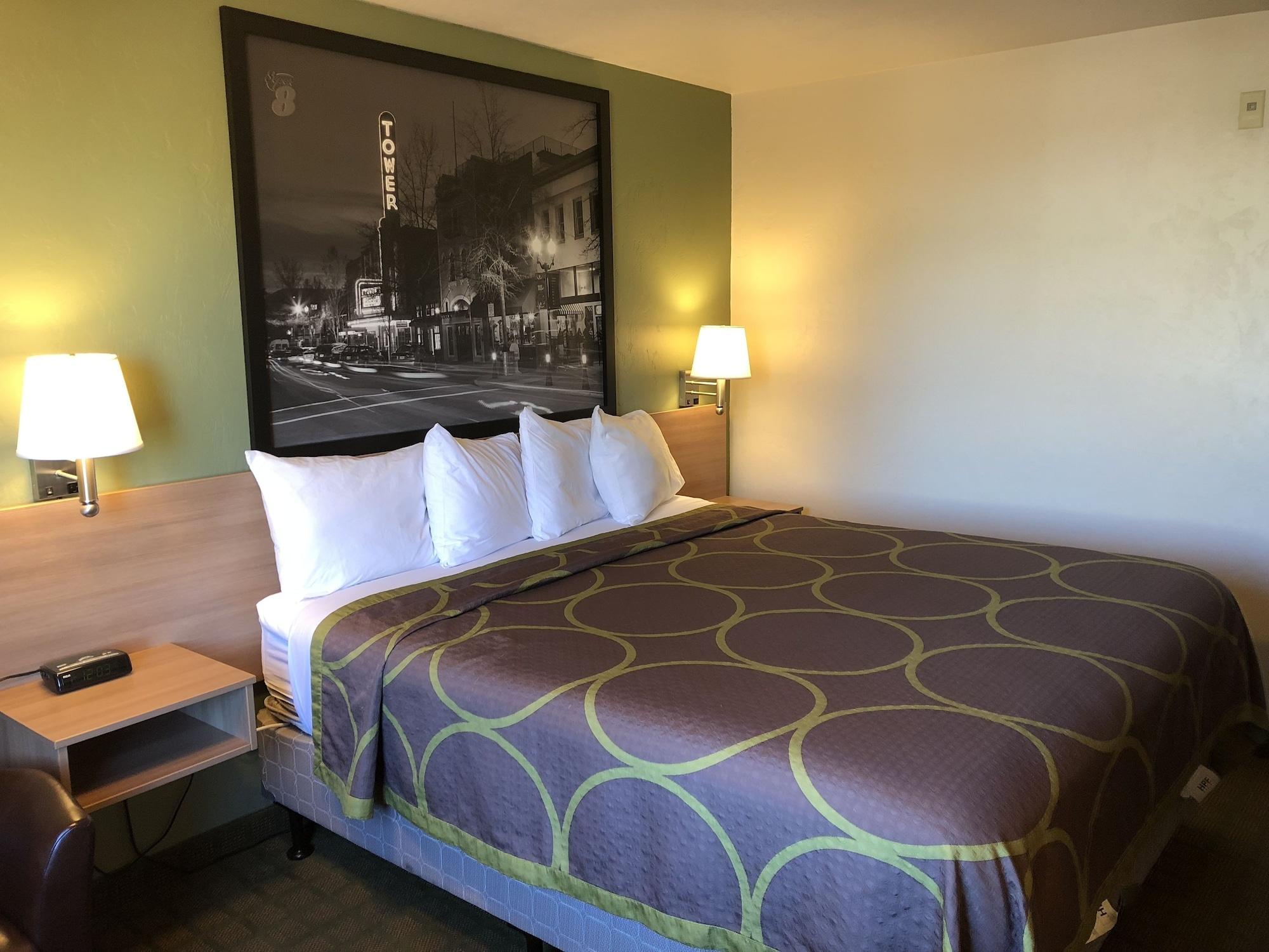 Super 8 By Wyndham Bend Hotel Luaran gambar