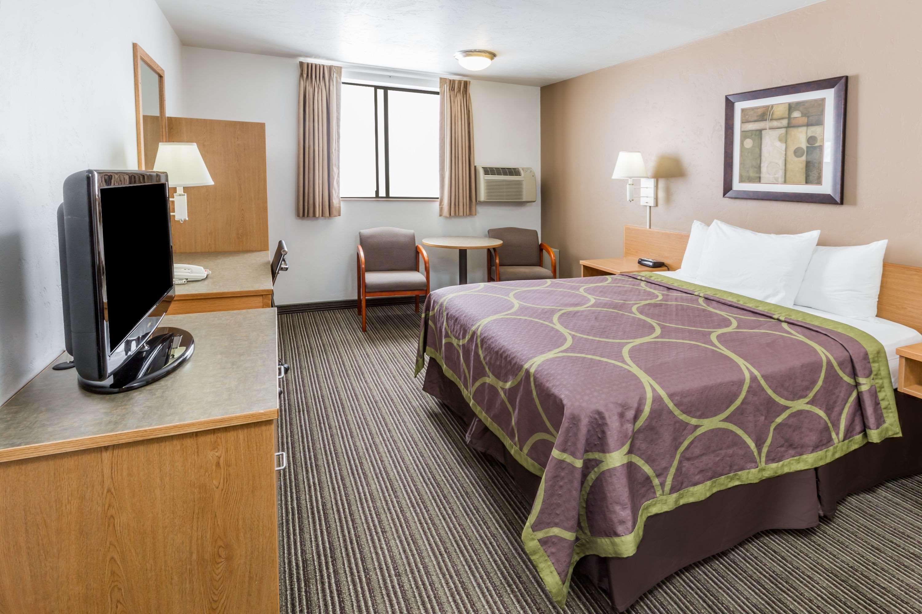 Super 8 By Wyndham Bend Hotel Luaran gambar