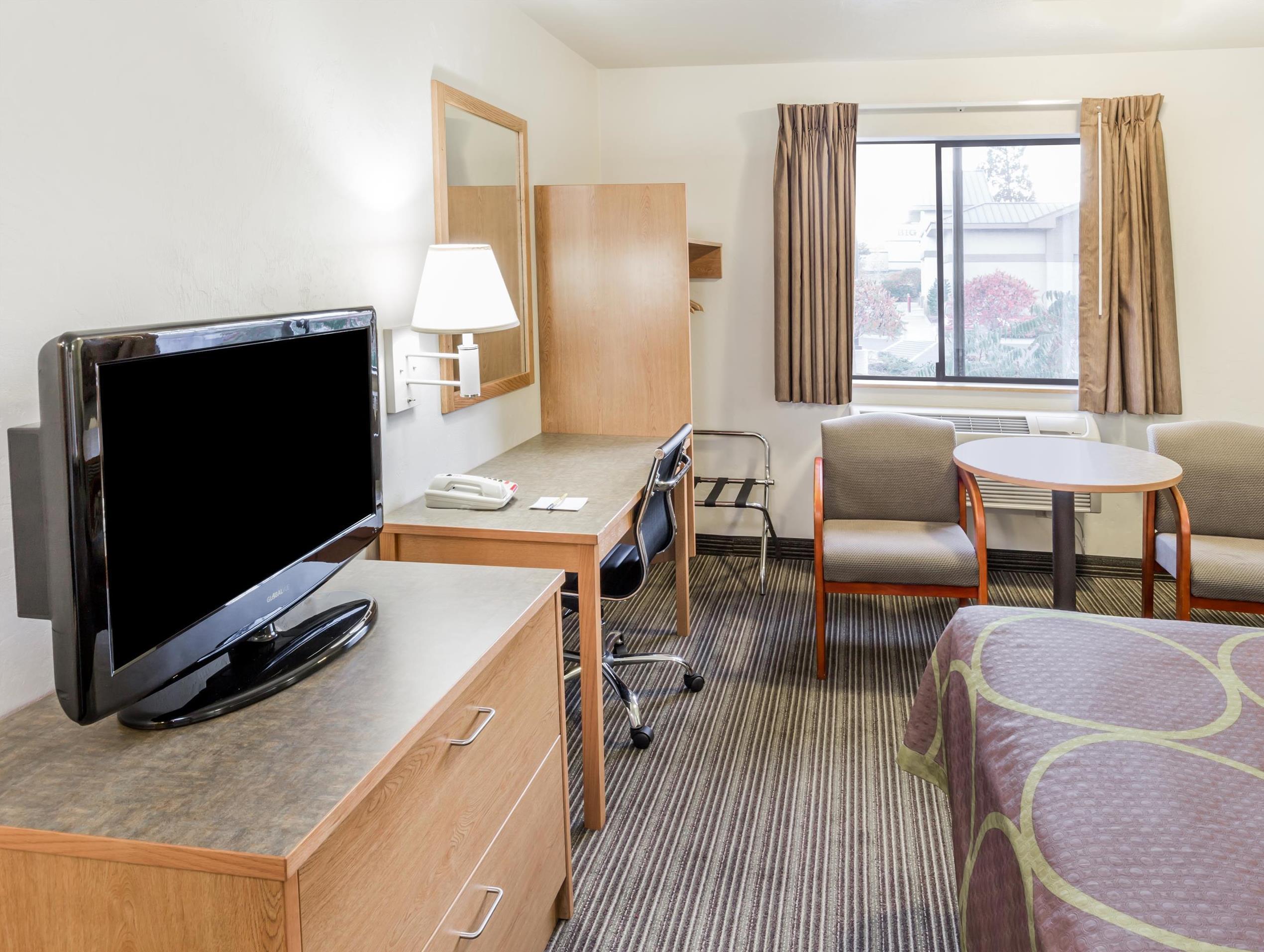 Super 8 By Wyndham Bend Hotel Luaran gambar
