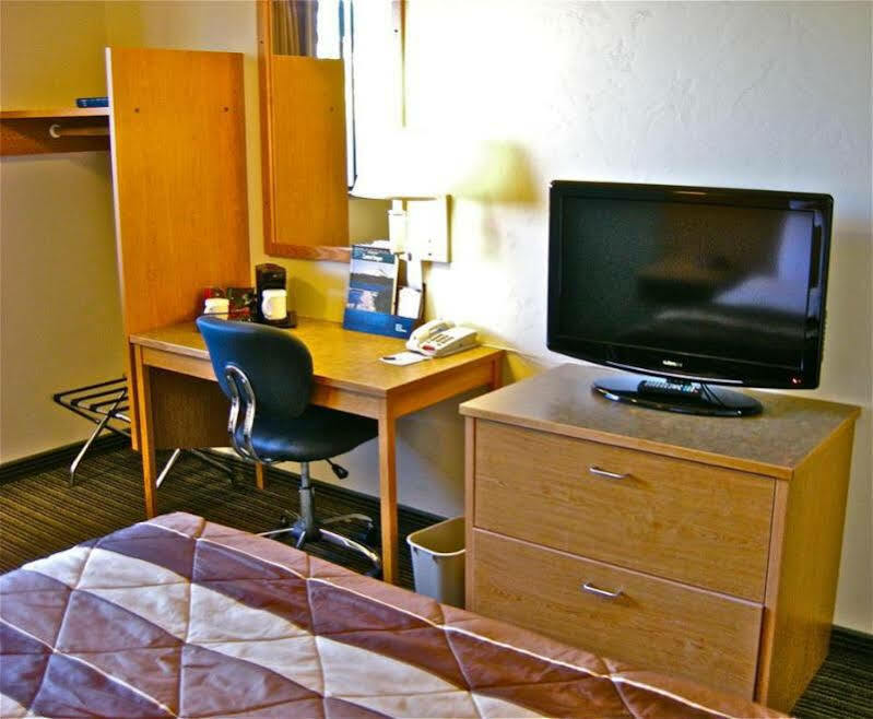 Super 8 By Wyndham Bend Hotel Luaran gambar
